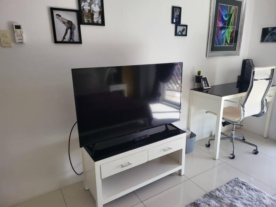 אנגלס Kandi Tower 3, Premium 1Br With 2Cr & 2 Balcony. מראה חיצוני תמונה